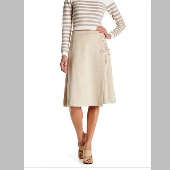 NWT Lucy Paris Beautiful Nude Suede Wrap Skirt!!!✨ - Picture 2 of 9